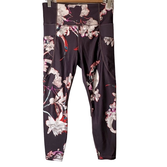 Athleta Salutation Stash Pocket Magnolia Plum#384003 Size Medium - Picture 2 of 11